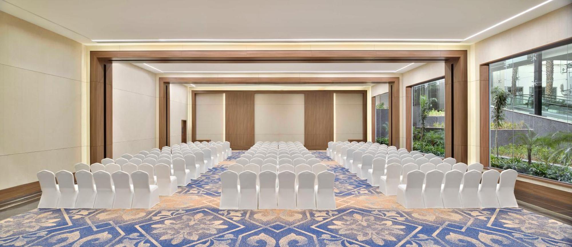 Sheraton Grand Bengaluru Whitefield Hotel & Convention Center Exterior foto