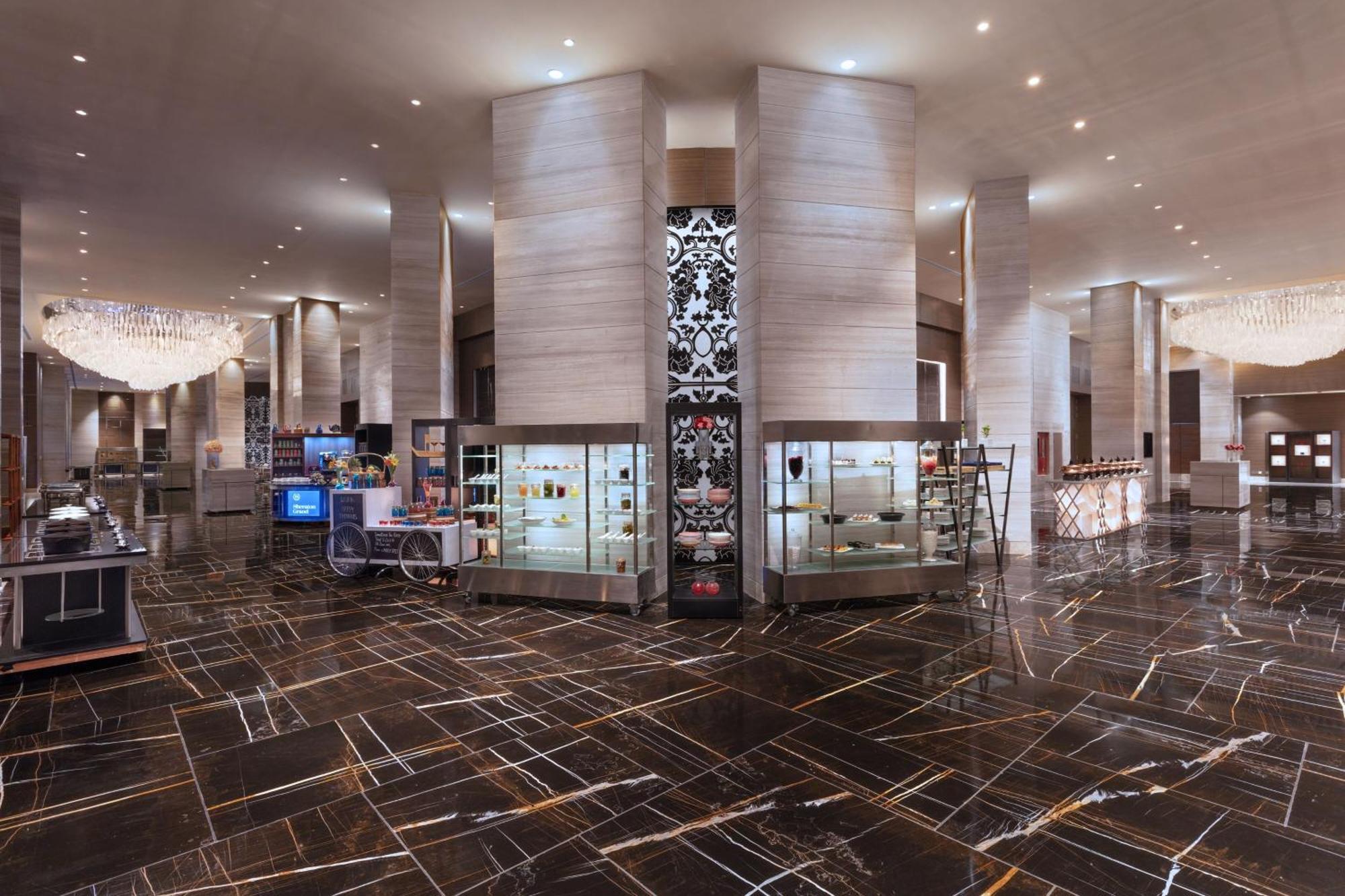 Sheraton Grand Bengaluru Whitefield Hotel & Convention Center Exterior foto