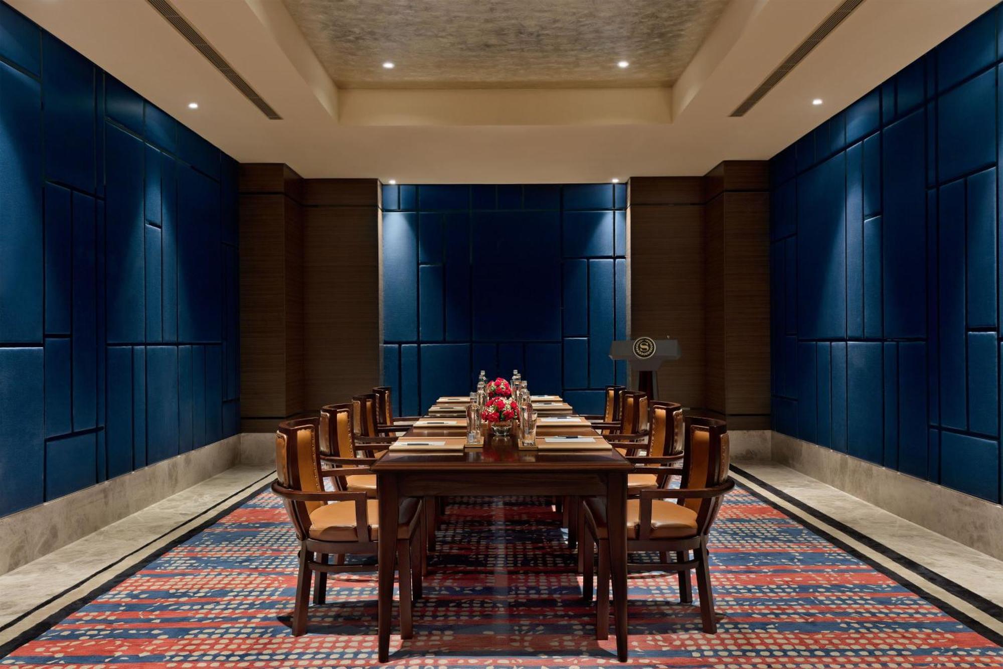Sheraton Grand Bengaluru Whitefield Hotel & Convention Center Exterior foto
